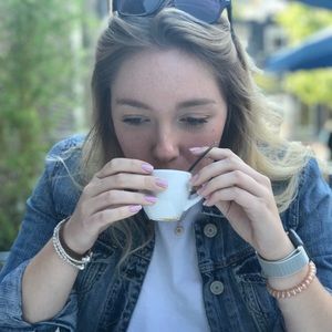 Meet your Posher, Eliza